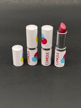 3 CLINIQUE Lip Colour + Primer in Love Pop